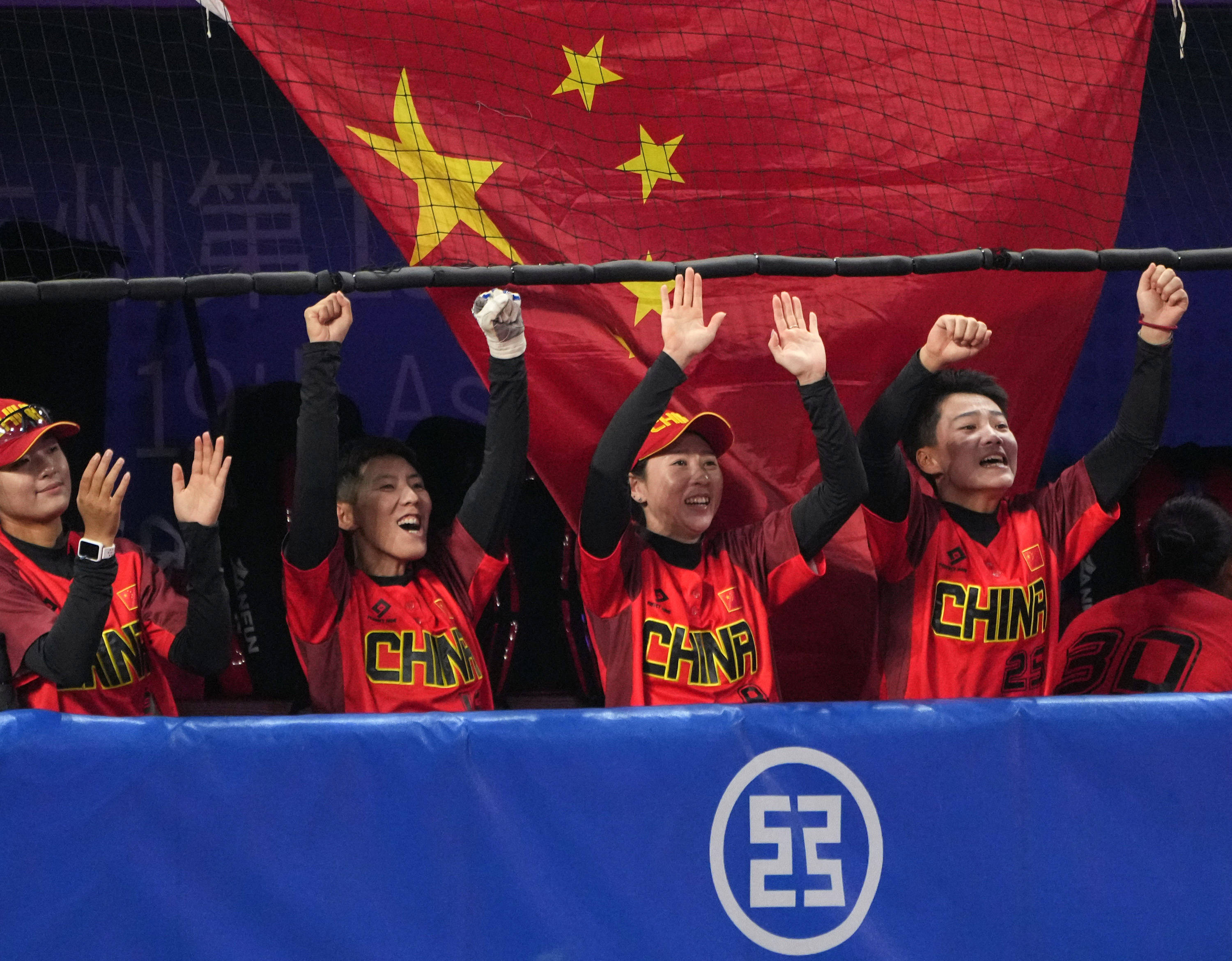 韩国队轻取中国队，波尔点燃赛场