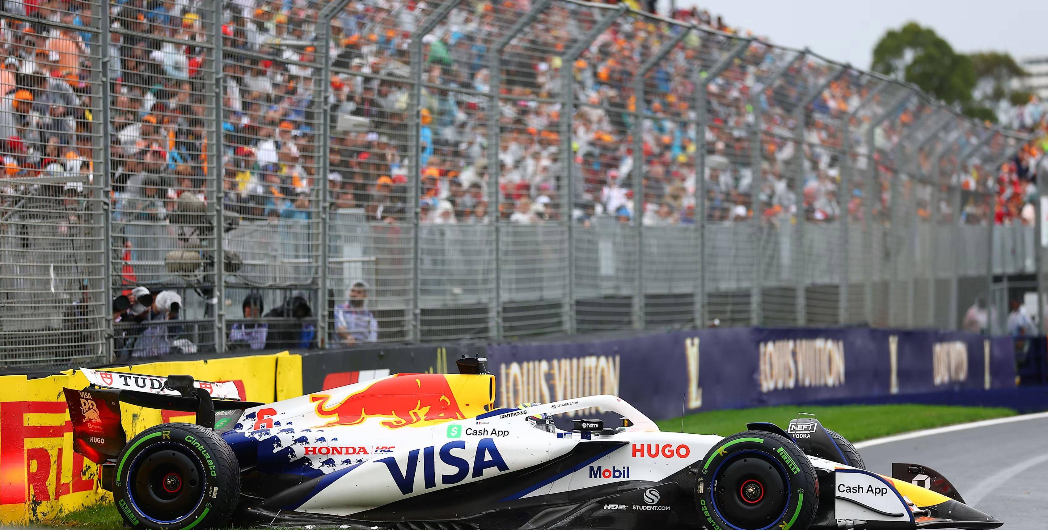 红牛二队力克红牛车队,塞恩斯关键制胜 红牛二队力克红牛车队,塞恩斯关键制胜