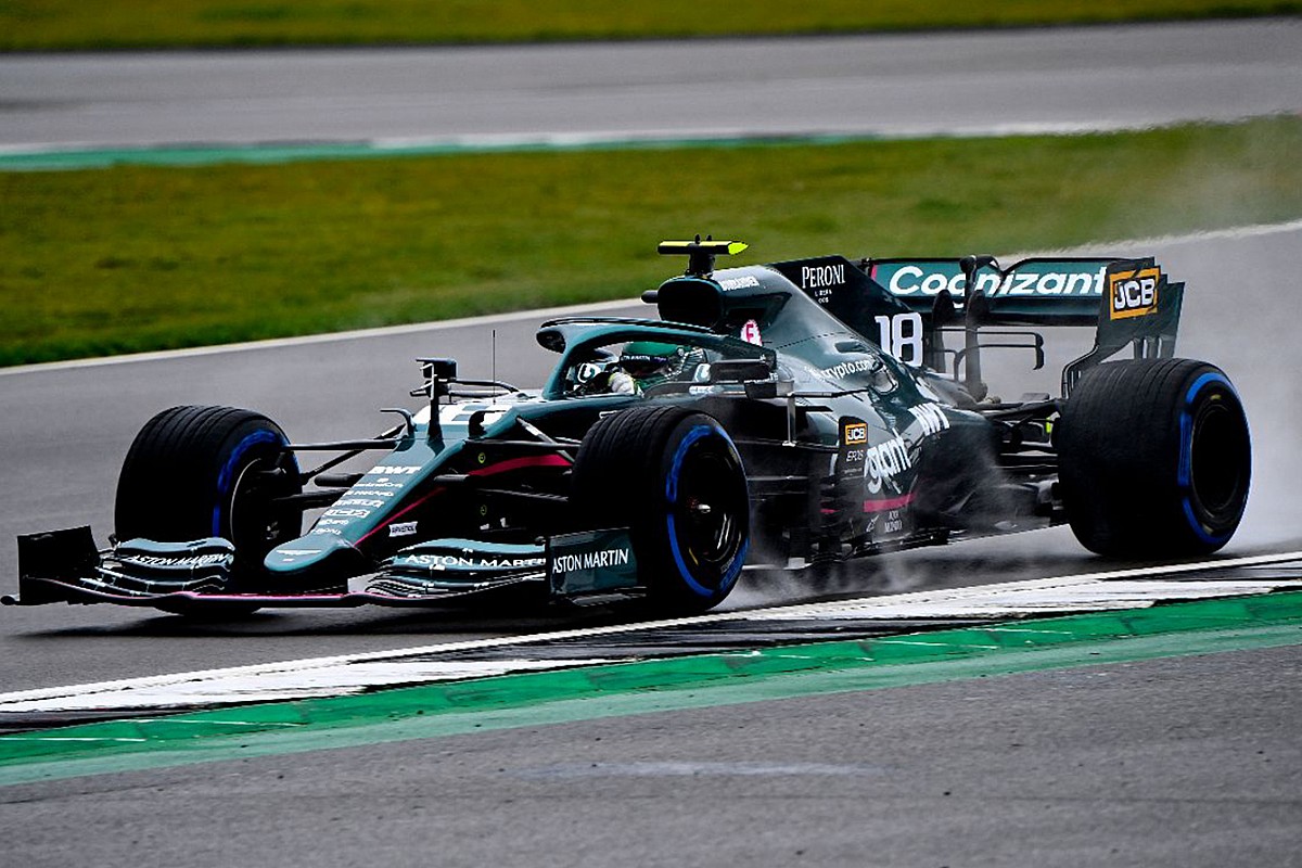 梅赛德斯横扫红牛二队,汉密尔顿带队取胜 梅赛德斯横扫红牛二队,汉密尔顿带队取胜