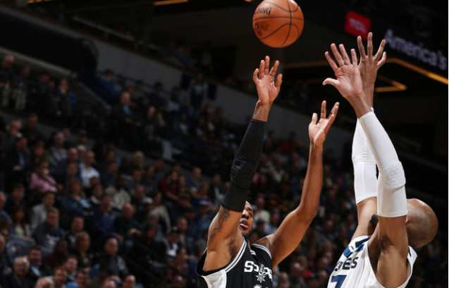 马刺完胜新疆队,浓眉哥高光表现 马刺完胜新疆队,浓眉哥高光表现