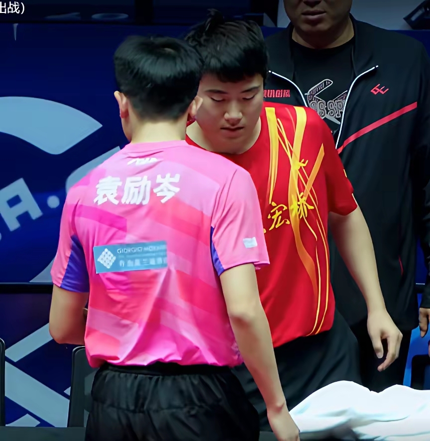 中国队轻取葡萄牙队，梁靖崑关键制胜