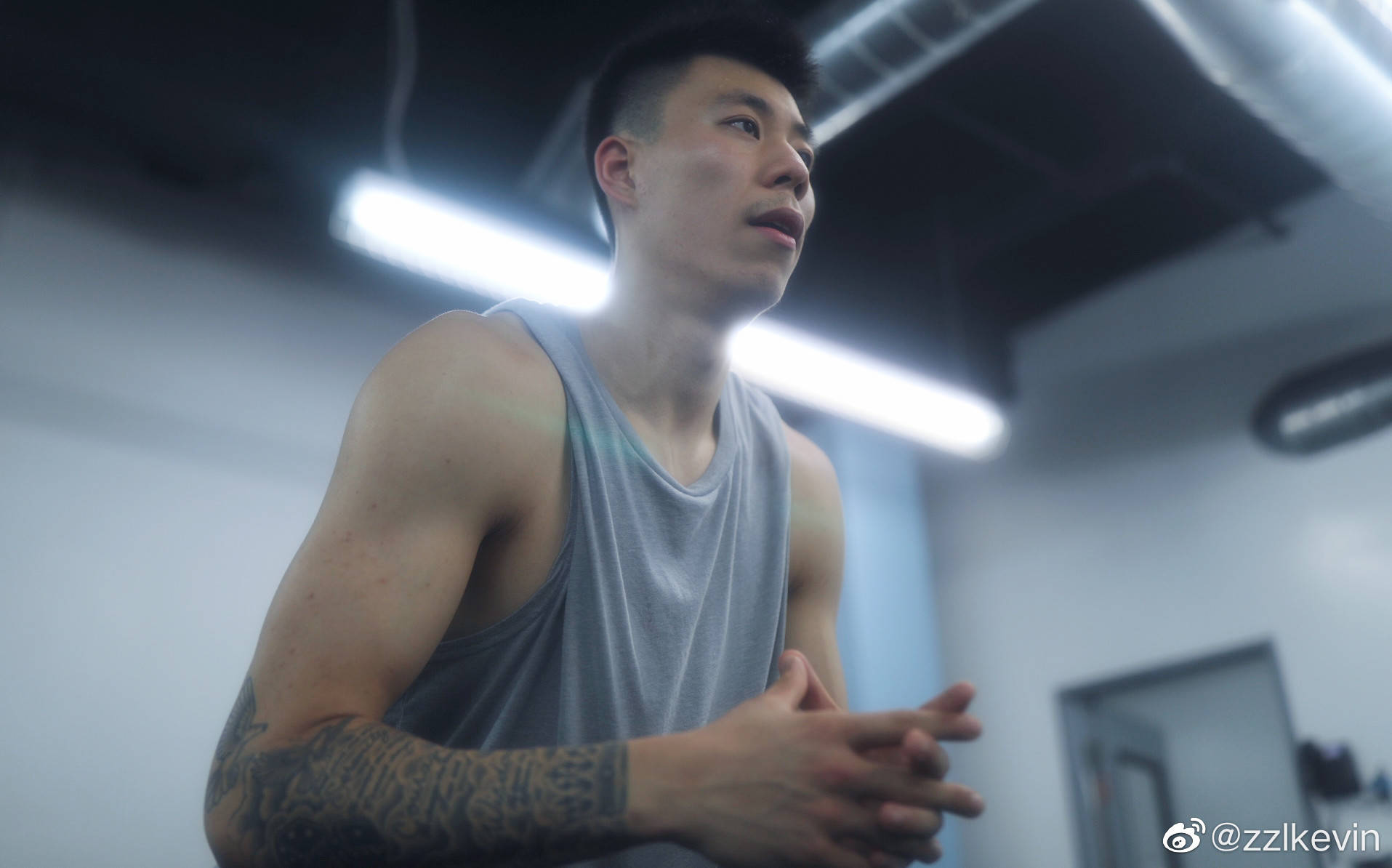 步行者险胜广东队，张镇麟高光表现