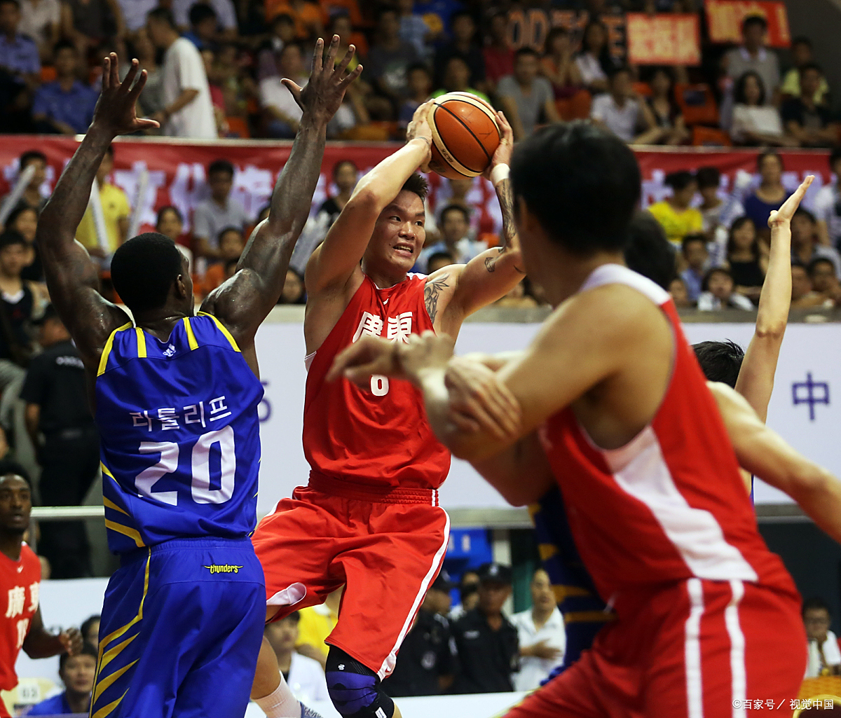 青岛队绝杀鹈鹕，易建联扛起全队