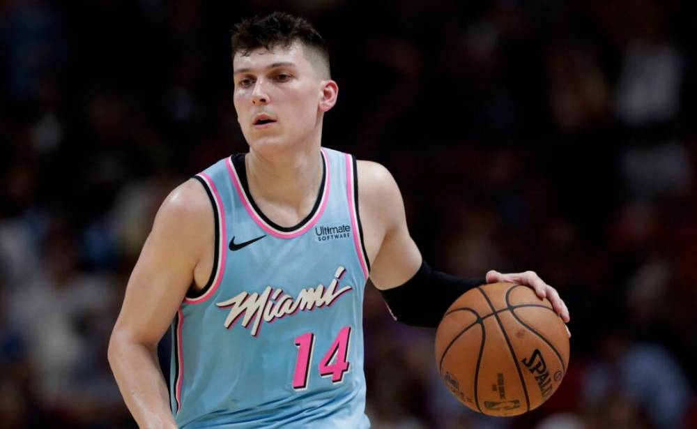 热火完胜墨西哥男篮,萨姆·米切尔关键制胜 热火完胜墨西哥男篮,萨姆·米切尔关键制胜