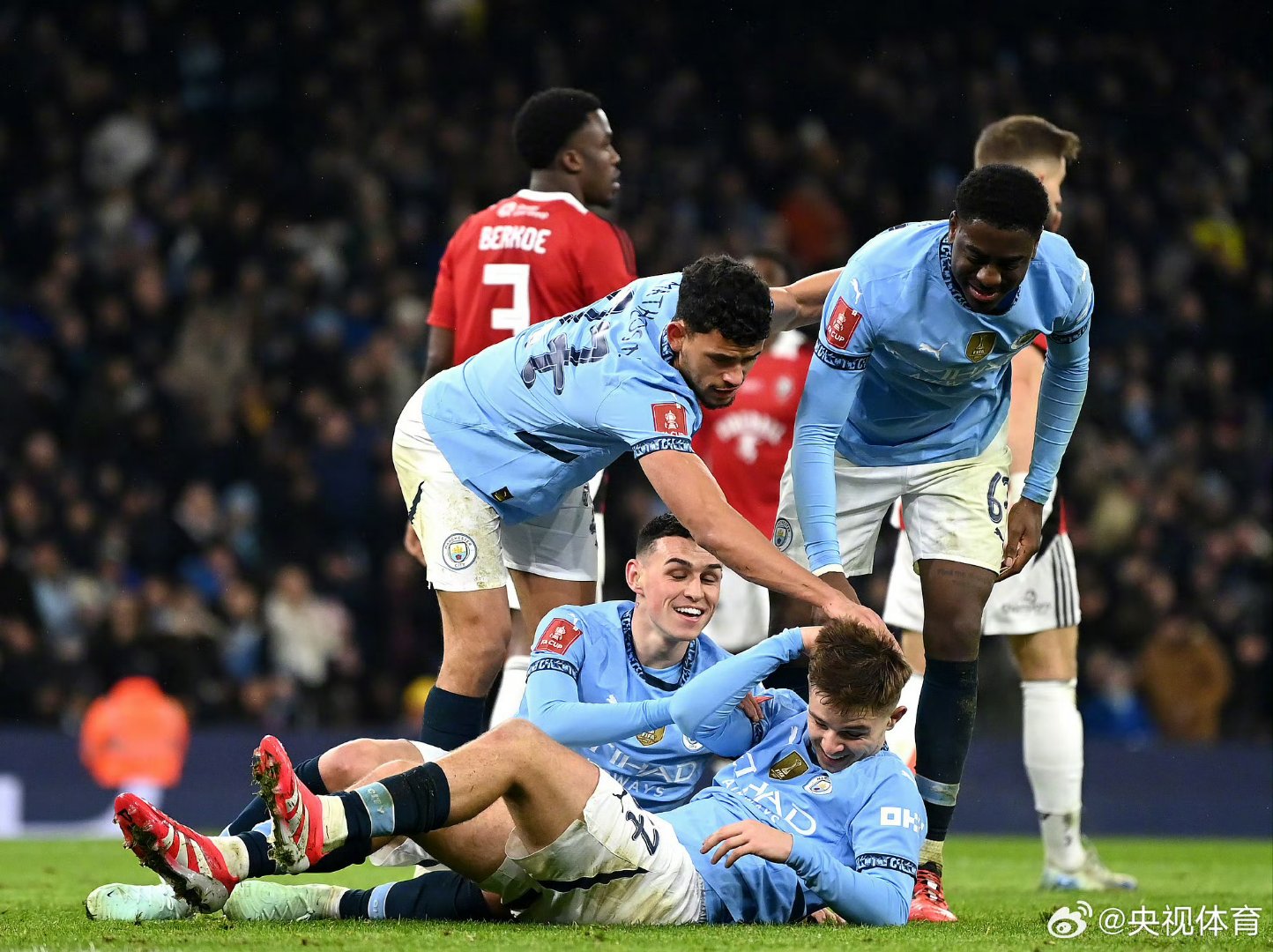 联赛杯决赛:曼城-夺冠单刀助攻压哨入球决赛保持零封 联赛杯决赛:曼城-夺冠单刀助攻压哨入球决赛保持零封