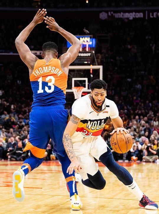 青岛队完胜骑士,霍勒迪扛起全队 青岛队完胜骑士,霍勒迪扛起全队