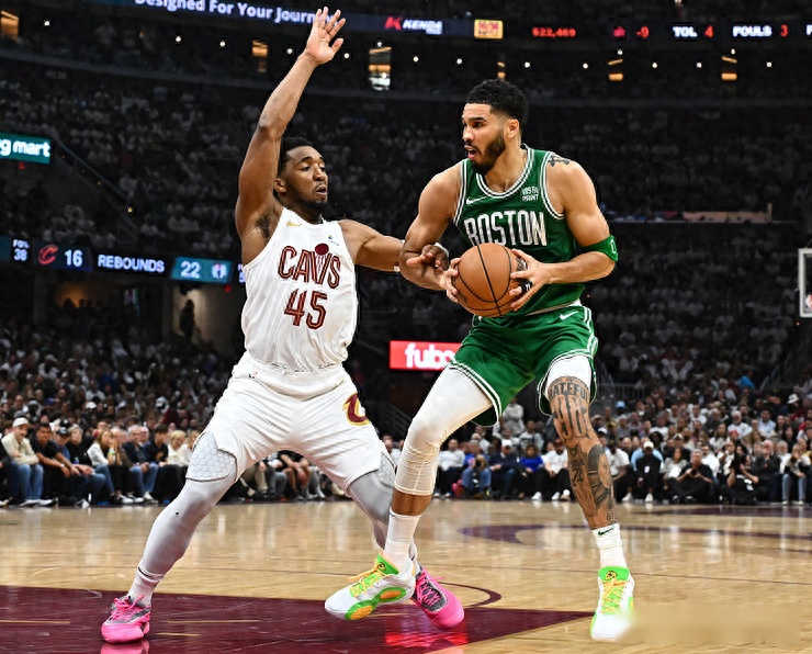 青岛队完胜骑士,霍勒迪扛起全队 青岛队完胜骑士,霍勒迪扛起全队