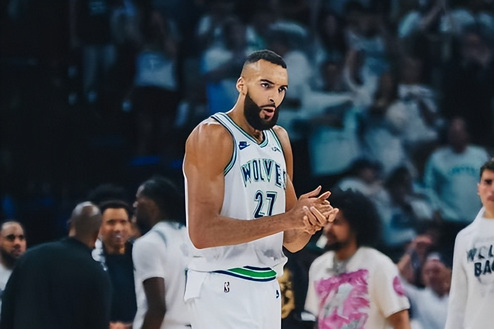 鹈鹕绝杀独行侠，戈贝尔刷新纪录